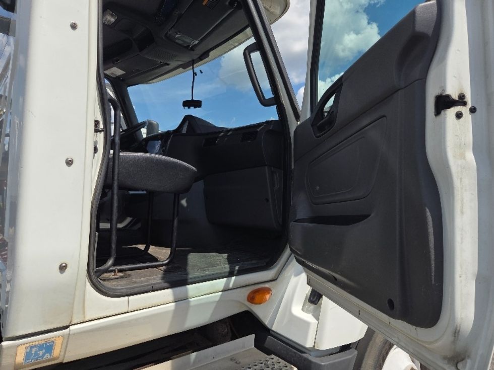 Day Cab Tractor-Heavy Duty Tractors-International-2019-LT625-Mobile-AL-278,729\n\t\tmiles-$ 31,250 - Image 12