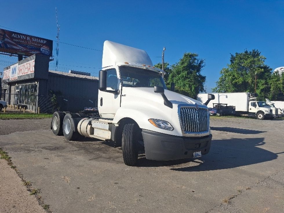 Day Cab Tractor-Heavy Duty Tractors-International-2019-LT625-Monroe-LA-177,540\n\t\tmiles-$ 10,000 - Image 1