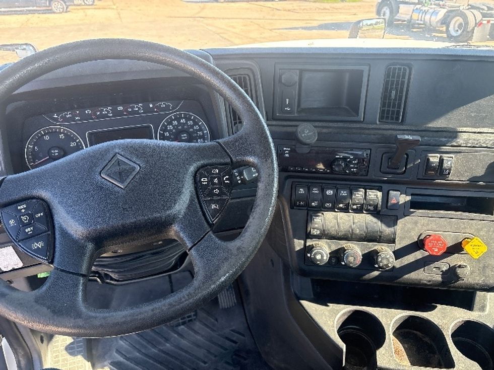 Day Cab Tractor-Heavy Duty Tractors-International-2019-LT625-Monroe-LA-177,540\n\t\tmiles-$ 10,000 - Image 11