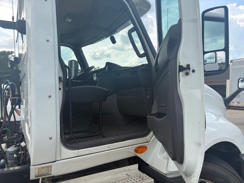 Day Cab Tractor-Heavy Duty Tractors-International-2019-LT625-Monroe-LA-177,540\n\t\tmiles-$ 10,000 - Image 12