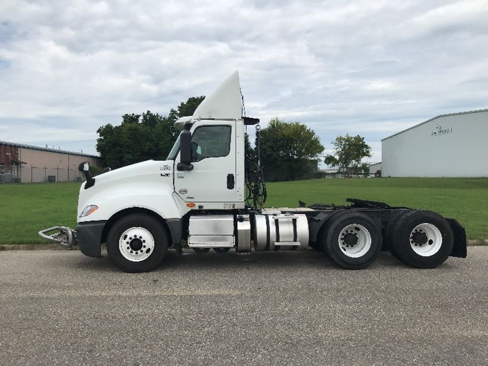Day Cab Tractor-Heavy Duty Tractors-International-2019-LT625-Montgomery-AL-290,392\n\t\tmiles-$ 32,250 - Image 4