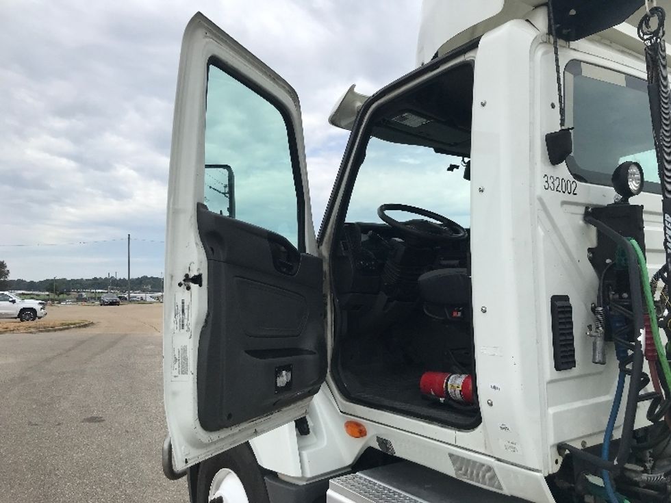 Day Cab Tractor-Heavy Duty Tractors-International-2019-LT625-Montgomery-AL-290,392\n\t\tmiles-$ 32,250 - Image 9
