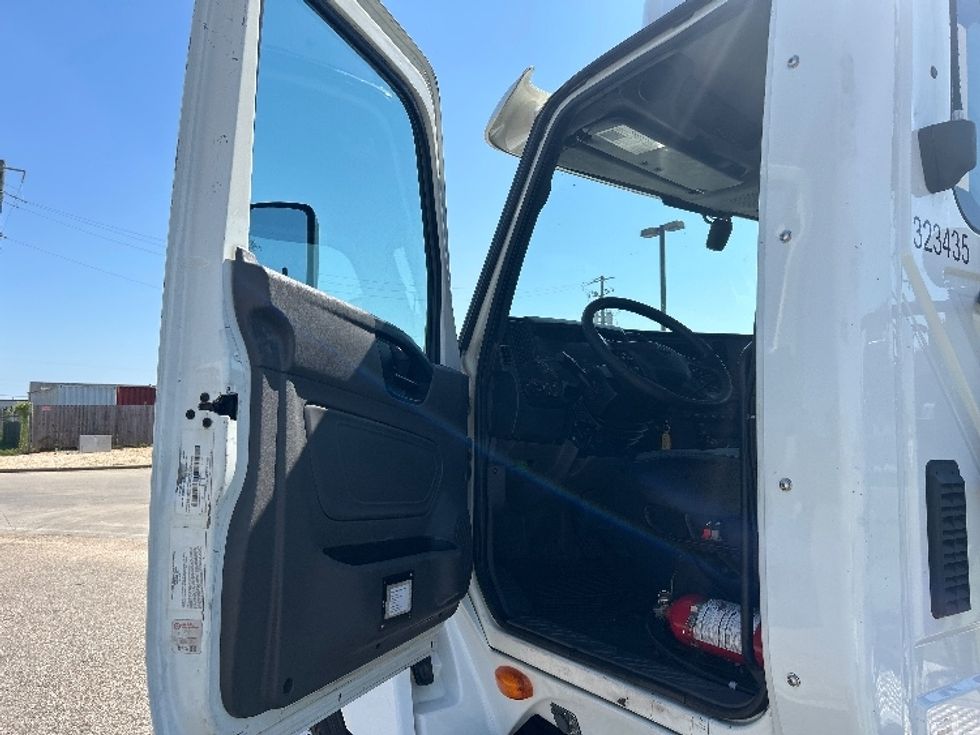 Day Cab Tractor-Heavy Duty Tractors-International-2019-LT625-Montgomery-AL-431,440\n\t\tmiles-$ 24,000 - Image 9