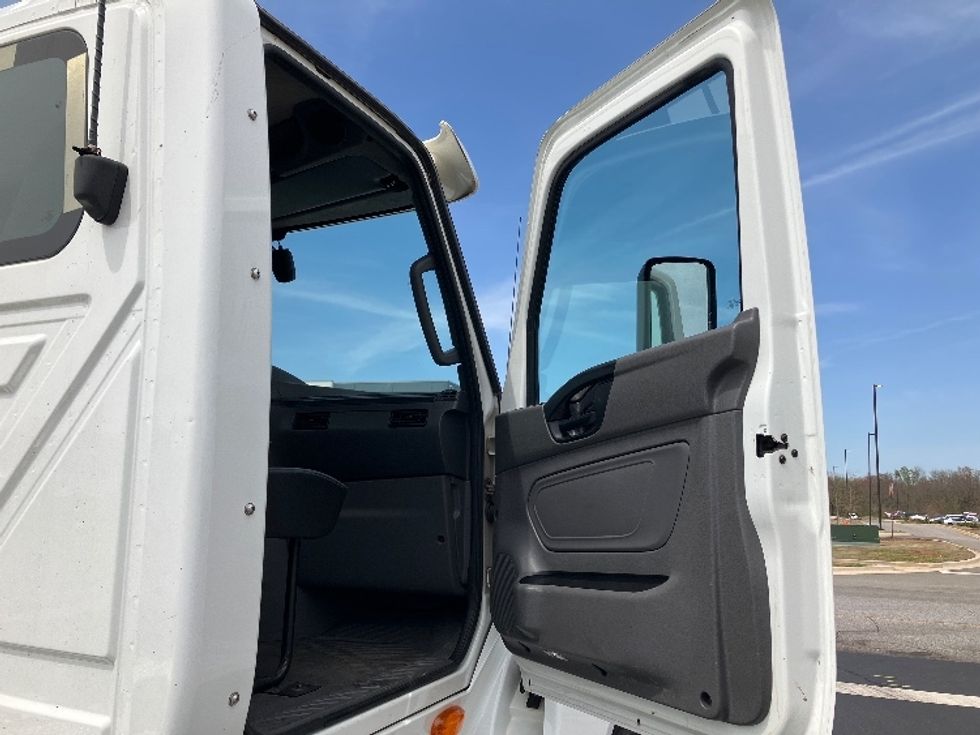 Day Cab Tractor-Heavy Duty Tractors-International-2019-LT625-Mount Juliet-TN-210,383\n\t\tmiles-$ 31,250 - Image 12