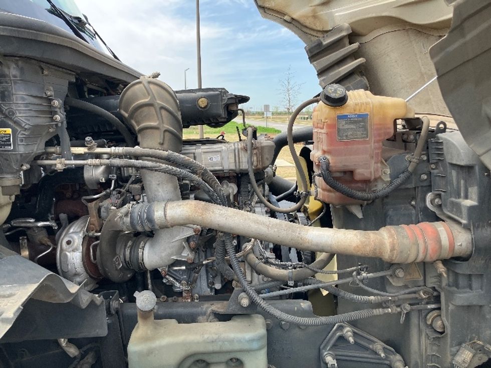 Day Cab Tractor-Heavy Duty Tractors-International-2019-LT625-Mount Juliet-TN-210,383\n\t\tmiles-$ 31,250 - Image 15