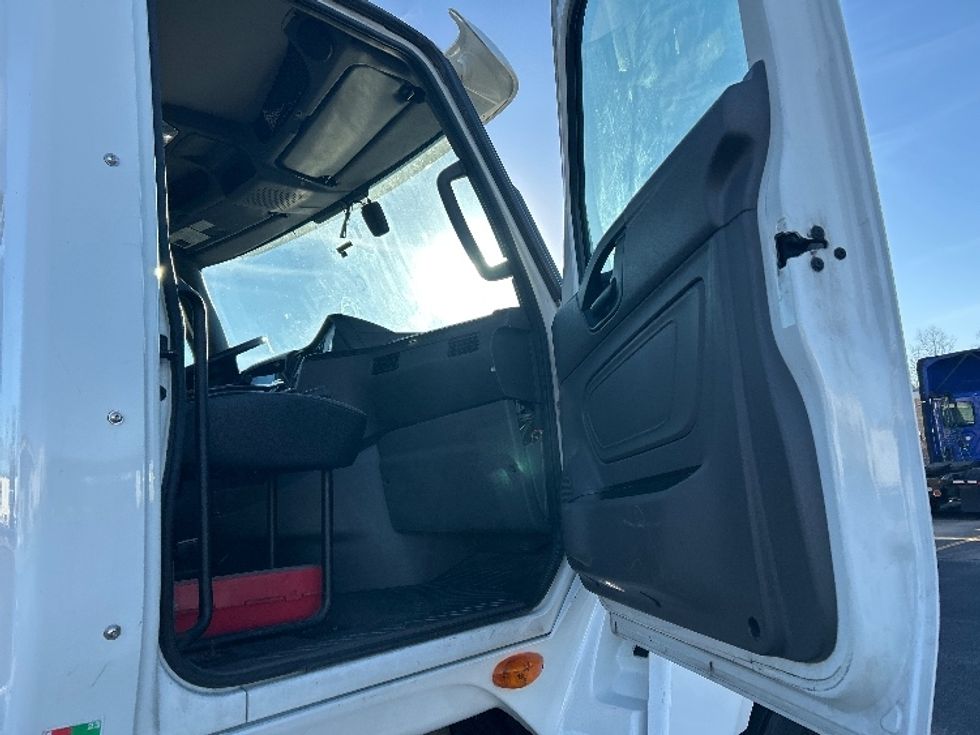 Day Cab Tractor-Heavy Duty Tractors-International-2019-LT625-Mount Juliet-TN-369,464\n\t\tmiles-$ 28,250 - Image 12