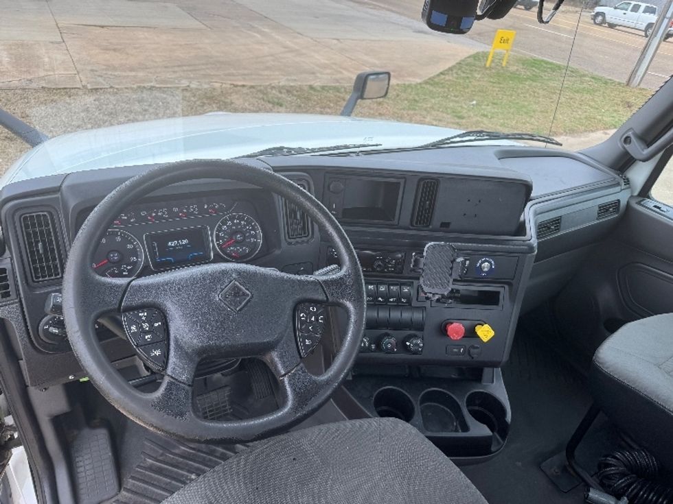 Day Cab Tractor-Heavy Duty Tractors-International-2019-LT625-Mount Juliet-TN-427,006\n\t\tmiles-$ 25,750 - Image 11