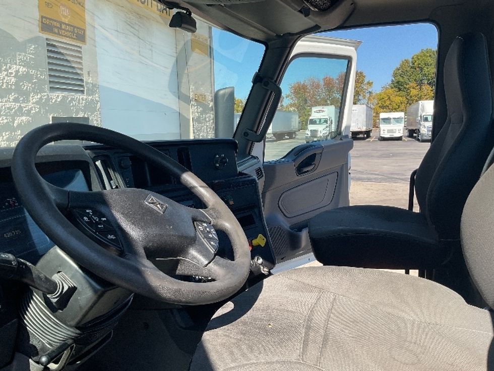 Day Cab Tractor-Heavy Duty Tractors-International-2019-LT625-Mount Juliet-TN-430,727\n\t\tmiles-$ 27,500 - Image 10