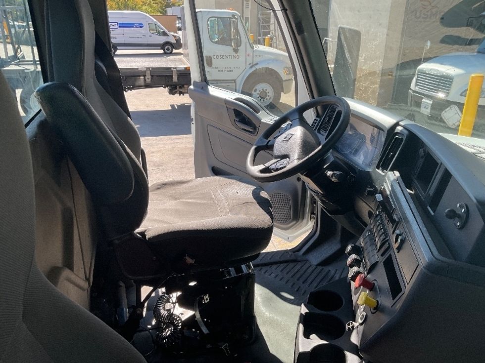 Day Cab Tractor-Heavy Duty Tractors-International-2019-LT625-Mount Juliet-TN-430,727\n\t\tmiles-$ 27,500 - Image 14