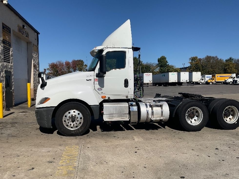Day Cab Tractor-Heavy Duty Tractors-International-2019-LT625-Mount Juliet-TN-430,727\n\t\tmiles-$ 27,500 - Image 4