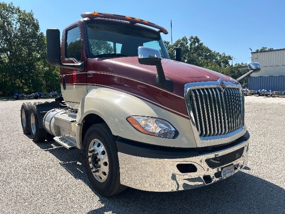2017 Freightliner Cascadia 125" Sleeper Cab photo 20