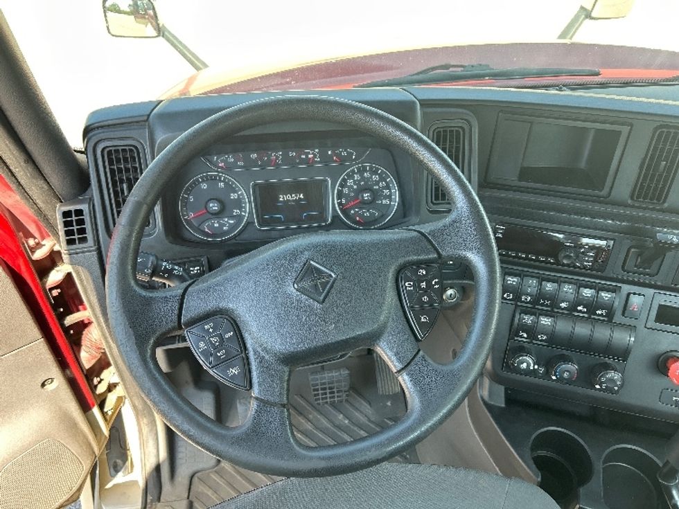 Day Cab Tractor-Heavy Duty Tractors-International-2019-LT625-Muskegon-MI-210,574\n\t\tmiles-$ 39,250 - Image 11