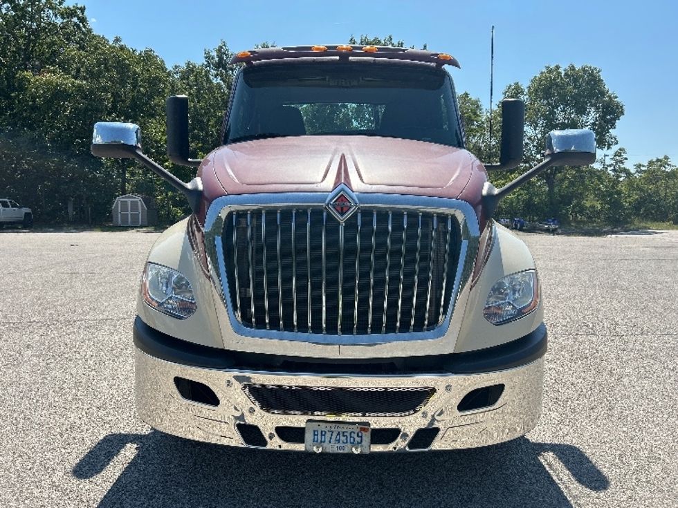 2019 International LT625 LT photo 2