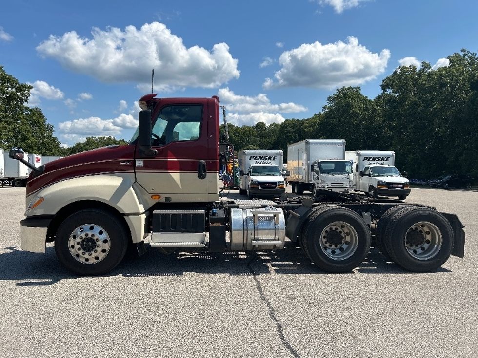 2019 International LT625 LT photo 4