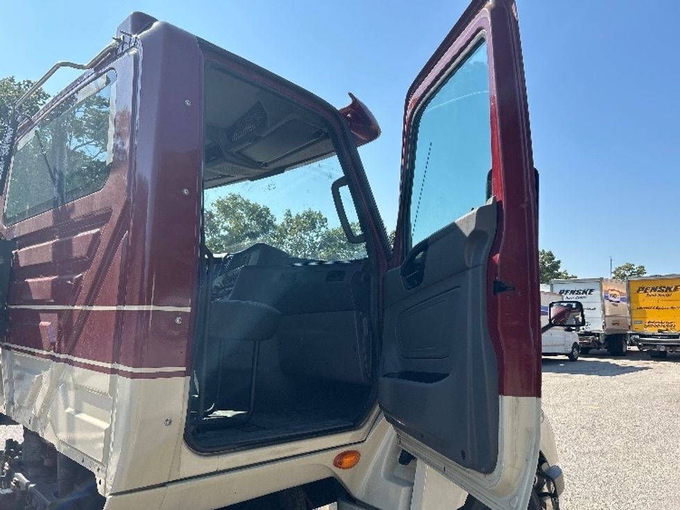 Day Cab Tractor-Heavy Duty Tractors-International-2019-LT625-Muskegon-MI-212,114\n\t\tmiles-$ 40,000 - Image 12