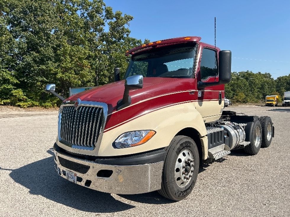 Day Cab Tractor-Heavy Duty Tractors-International-2019-LT625-Muskegon-MI-212,114\n\t\tmiles-$ 40,000 - Image 3