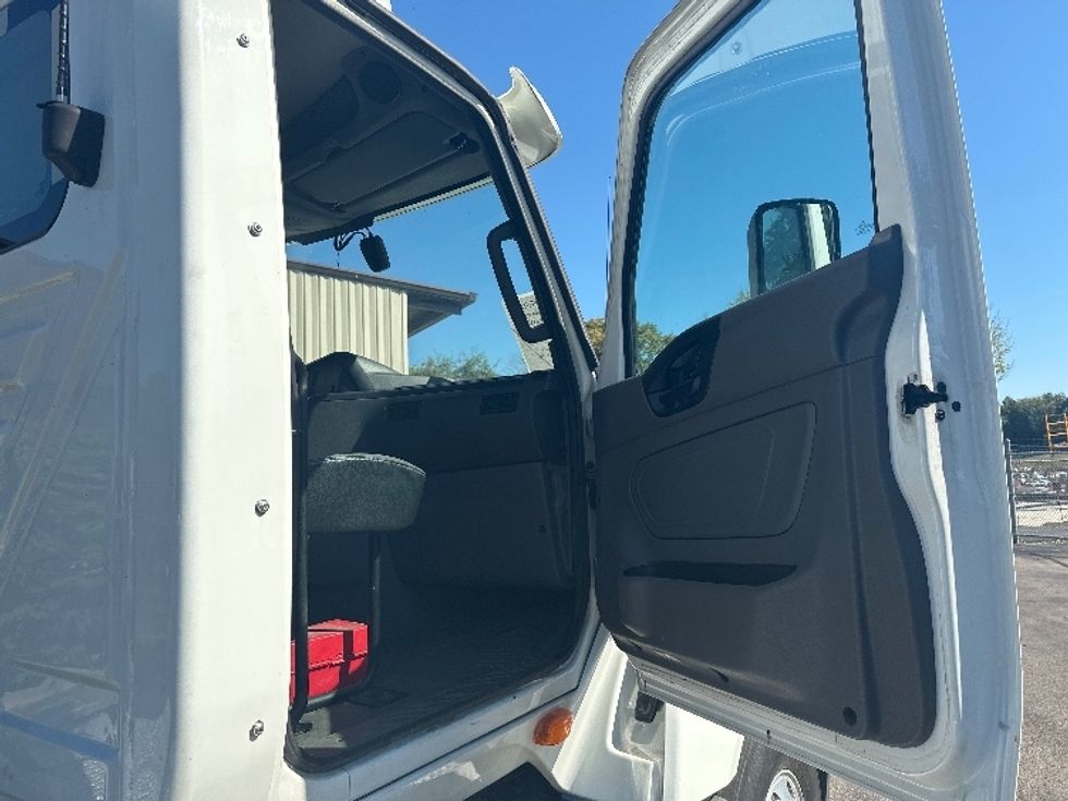 Day Cab Tractor-Heavy Duty Tractors-International-2019-LT625-Nashville (Mount Juliet)-TN-173,250\n\t\tmiles-$ 33,000 - Image 12