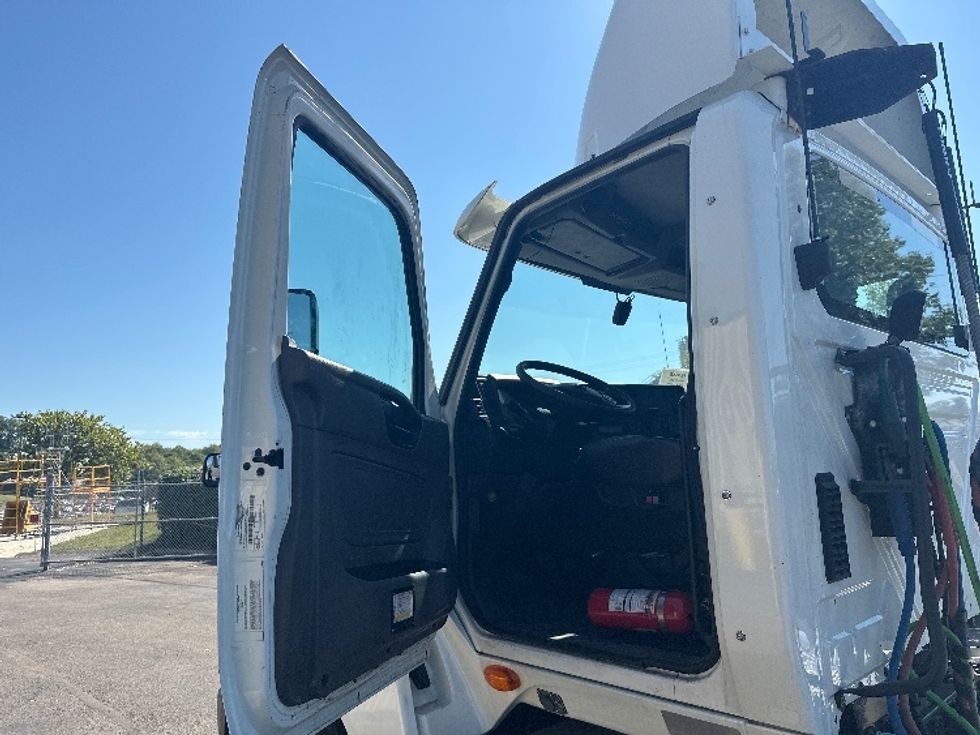 Day Cab Tractor-Heavy Duty Tractors-International-2019-LT625-Nashville (Mount Juliet)-TN-173,250\n\t\tmiles-$ 33,000 - Image 9