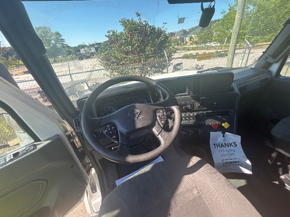 Day Cab Tractor-Heavy Duty Tractors-International-2019-LT625-Newport News-VA-379,404\n\t\tmiles-$ 25,750 - Image 11