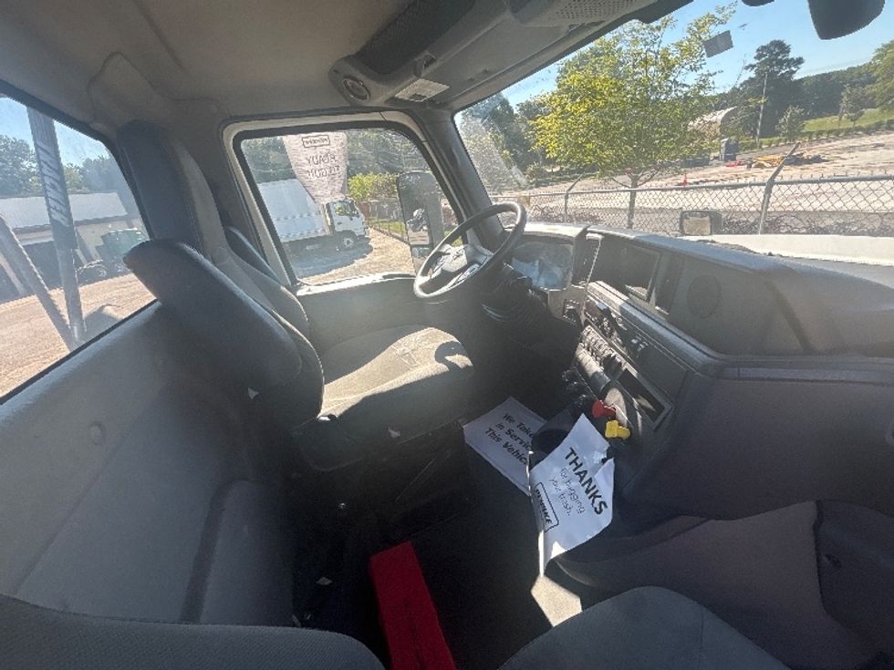 Day Cab Tractor-Heavy Duty Tractors-International-2019-LT625-Newport News-VA-379,404\n\t\tmiles-$ 25,750 - Image 14