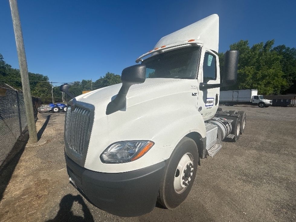 Day Cab Tractor-Heavy Duty Tractors-International-2019-LT625-Newport News-VA-379,404\n\t\tmiles-$ 25,750 - Image 3