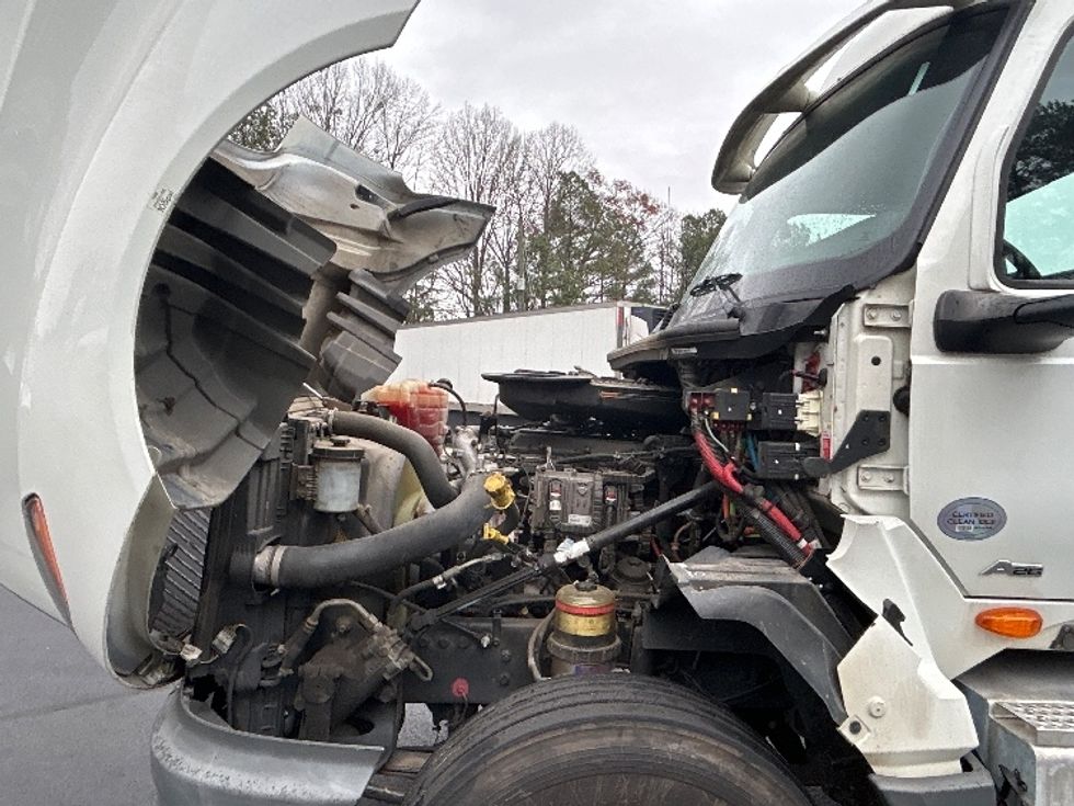 Day Cab Tractor-Heavy Duty Tractors-International-2019-LT625-Norcross-GA-113,802\n\t\tmiles-$ 30,250 - Image 16