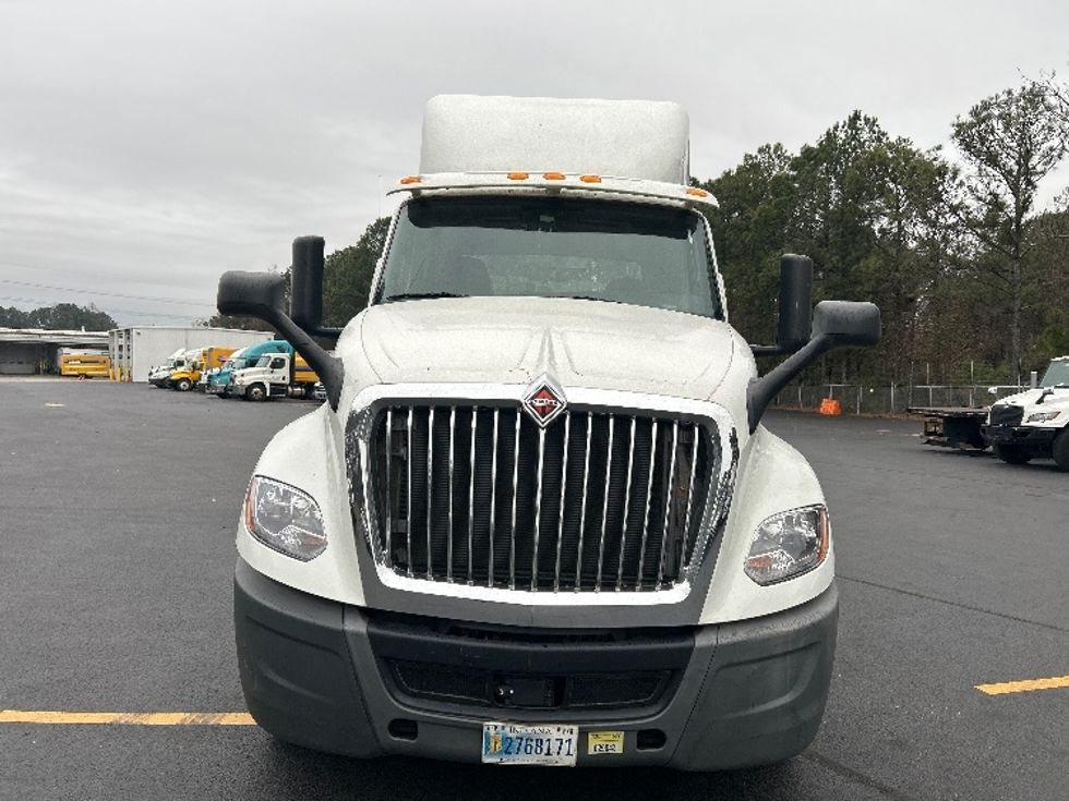 Day Cab Tractor-Heavy Duty Tractors-International-2019-LT625-Norcross-GA-113,802\n\t\tmiles-$ 30,250 - Image 2