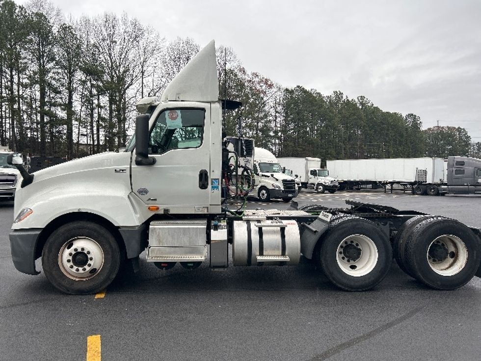 Day Cab Tractor-Heavy Duty Tractors-International-2019-LT625-Norcross-GA-113,802\n\t\tmiles-$ 30,250 - Image 4