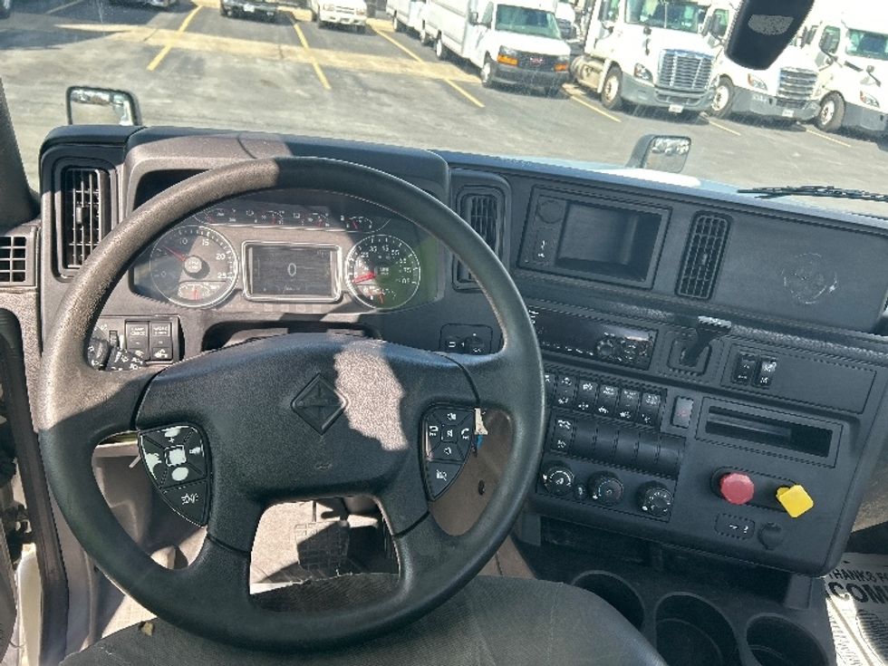 Day Cab Tractor-Heavy Duty Tractors-International-2019-LT625-Obetz-OH-454,448\n\t\tmiles-$ 22,750 - Image 11