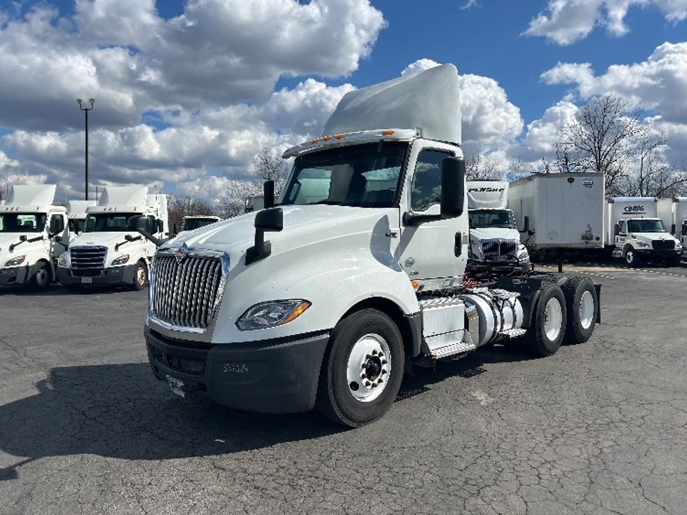 Day Cab Tractor-Heavy Duty Tractors-International-2019-LT625-Obetz-OH-454,448\n\t\tmiles-$ 22,750 - Image 3