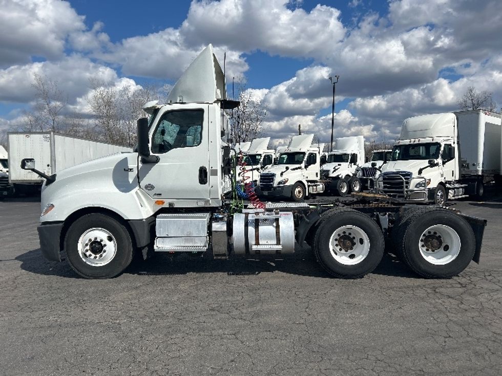 Day Cab Tractor-Heavy Duty Tractors-International-2019-LT625-Obetz-OH-454,448\n\t\tmiles-$ 22,750 - Image 4