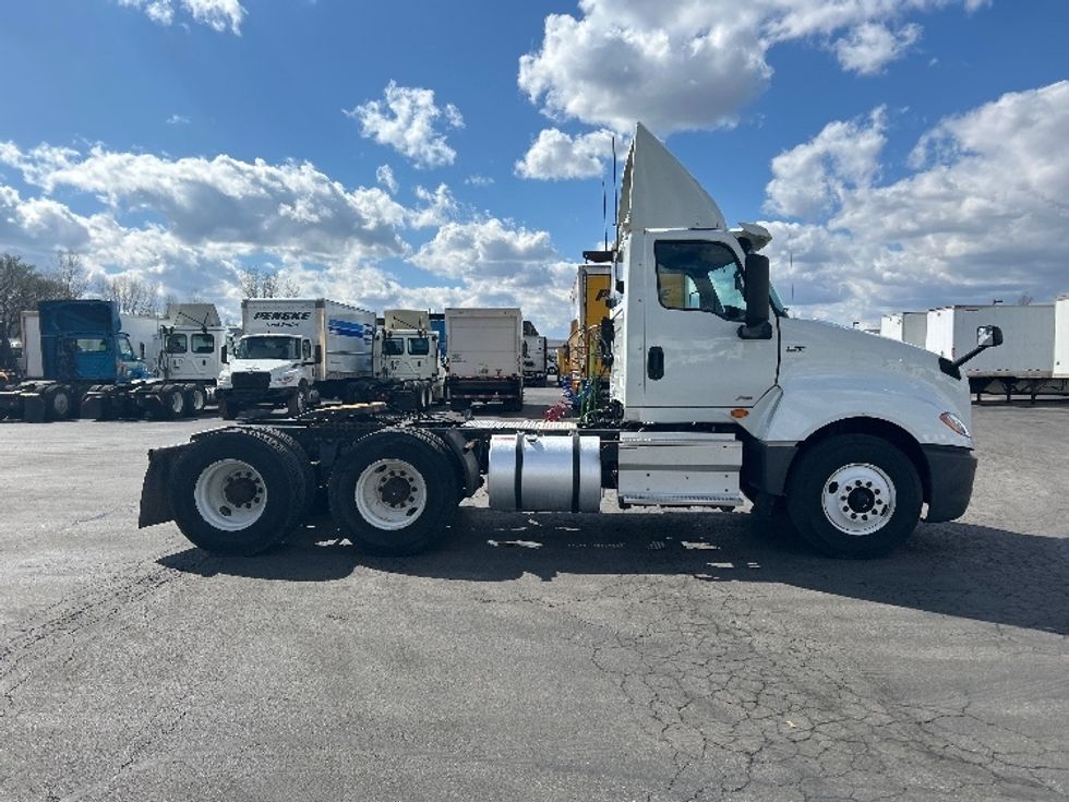 Day Cab Tractor-Heavy Duty Tractors-International-2019-LT625-Obetz-OH-454,448\n\t\tmiles-$ 22,750 - Image 8