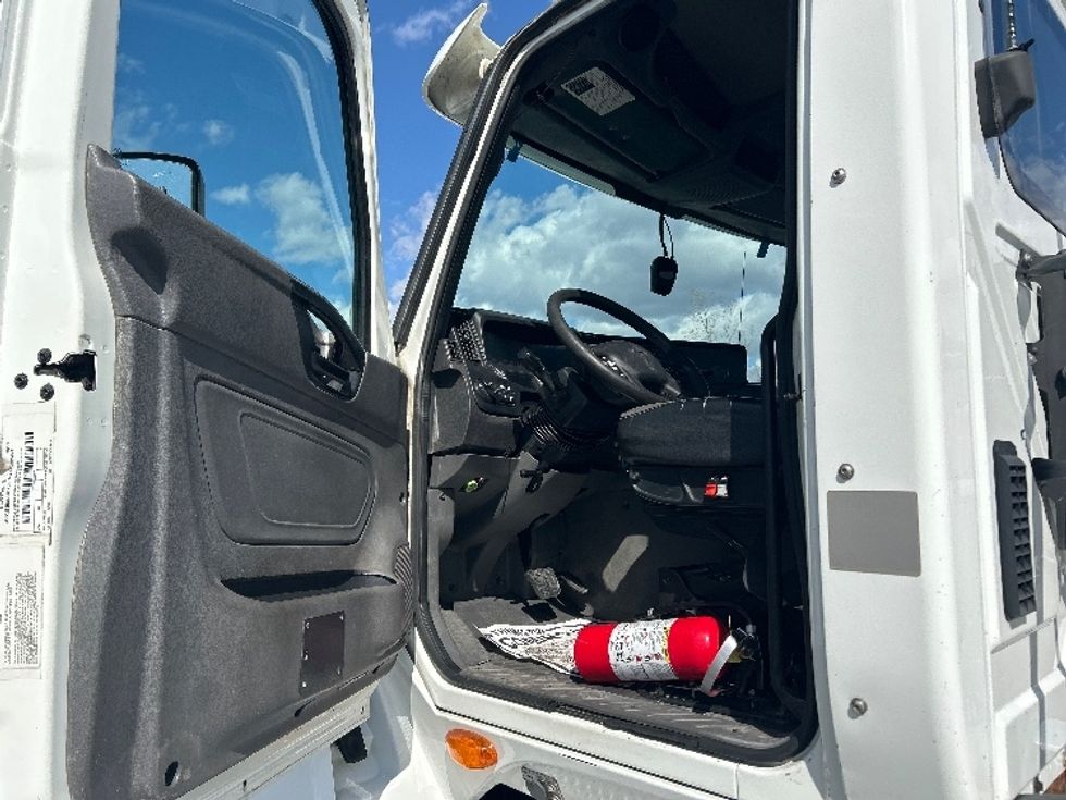 Day Cab Tractor-Heavy Duty Tractors-International-2019-LT625-Obetz-OH-454,448\n\t\tmiles-$ 22,750 - Image 9