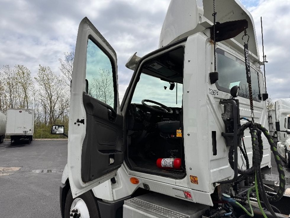 Day Cab Tractor-Heavy Duty Tractors-International-2019-LT625-Obetz-OH-503,547\n\t\tmiles-$ 27,750 - Image 9