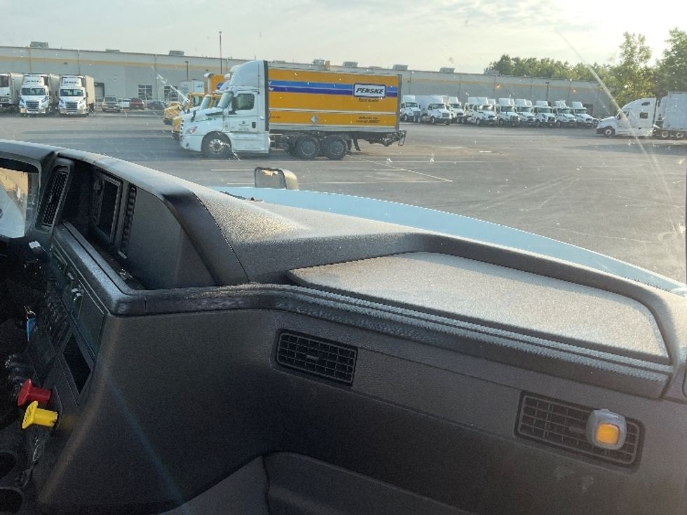 Day Cab Tractor-Heavy Duty Tractors-International-2019-LT625-Obetz-OH-519,261\n\t\tmiles-$ 27,750 - Image 13