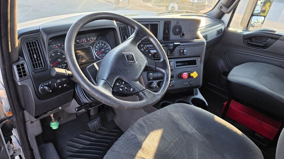 Day Cab Tractor-Heavy Duty Tractors-International-2019-LT625-Ocala-FL-377,279\n\t\tmiles-$ 25,250 - Image 10