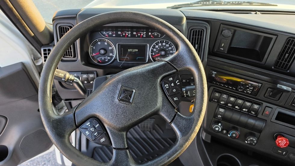 Day Cab Tractor-Heavy Duty Tractors-International-2019-LT625-Ocala-FL-377,279\n\t\tmiles-$ 25,250 - Image 11
