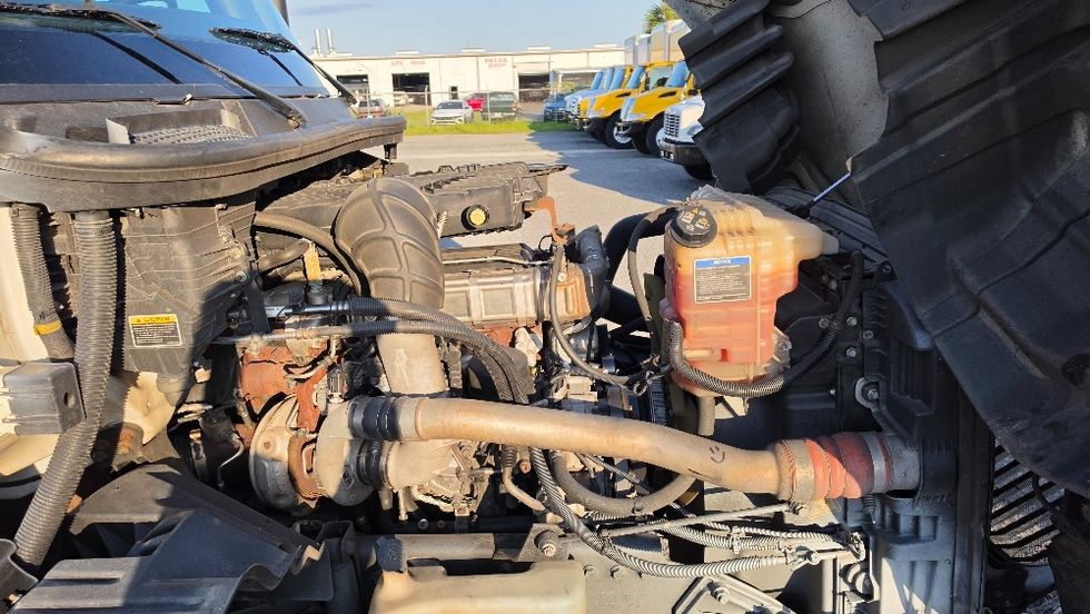 Day Cab Tractor-Heavy Duty Tractors-International-2019-LT625-Ocala-FL-377,279\n\t\tmiles-$ 25,250 - Image 15