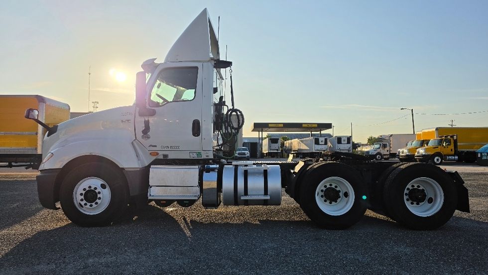 Day Cab Tractor-Heavy Duty Tractors-International-2019-LT625-Ocala-FL-377,279\n\t\tmiles-$ 25,250 - Image 4