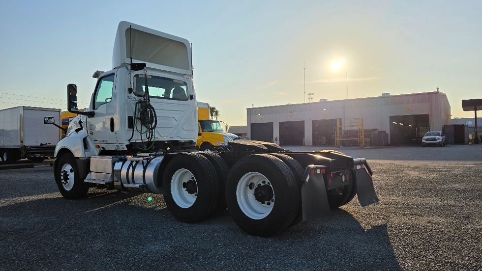 Day Cab Tractor-Heavy Duty Tractors-International-2019-LT625-Ocala-FL-377,279\n\t\tmiles-$ 25,250 - Image 5
