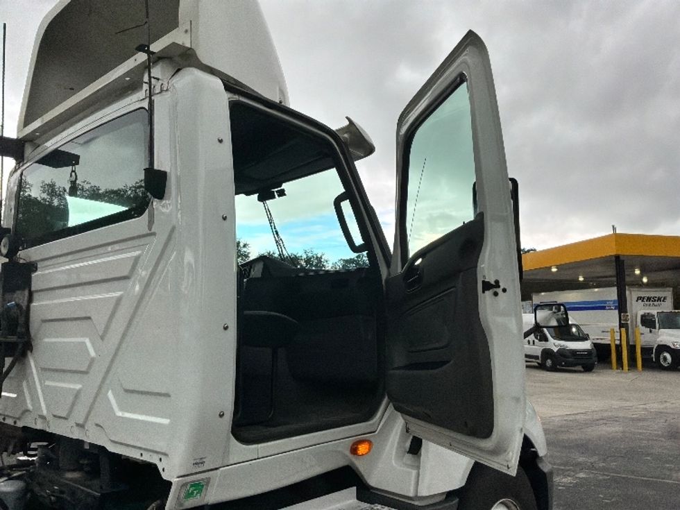 Day Cab Tractor-Heavy Duty Tractors-International-2019-LT625-Ocala-FL-556,341\n\t\tmiles-$ 22,000 - Image 12