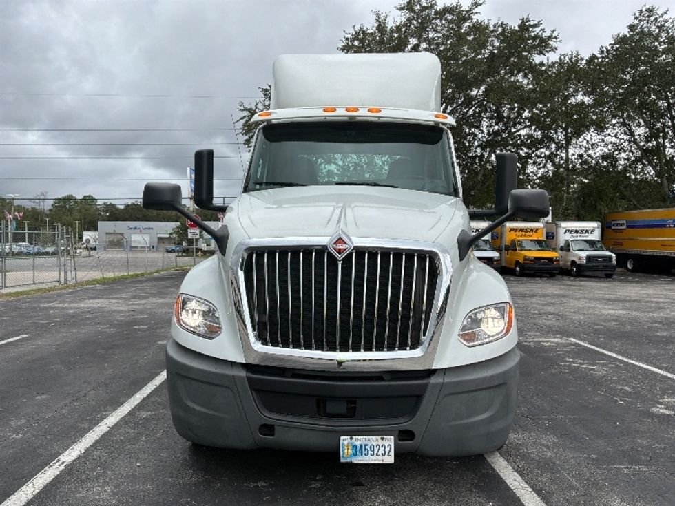 Day Cab Tractor-Heavy Duty Tractors-International-2019-LT625-Ocala-FL-556,341\n\t\tmiles-$ 22,000 - Image 2