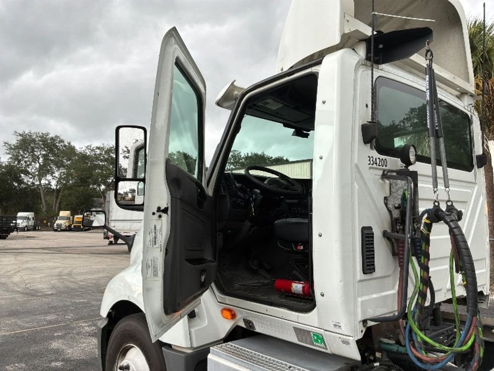 Day Cab Tractor-Heavy Duty Tractors-International-2019-LT625-Ocala-FL-556,341\n\t\tmiles-$ 22,000 - Image 9