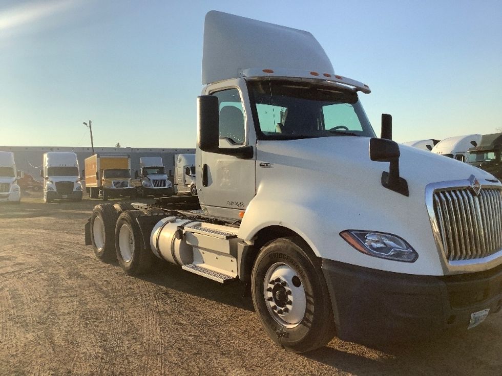 Day Cab Tractor-Heavy Duty Tractors-International-2019-LT625-Ocala-FL-595,292\n\t\tmiles-$ 19,000 - Image 1