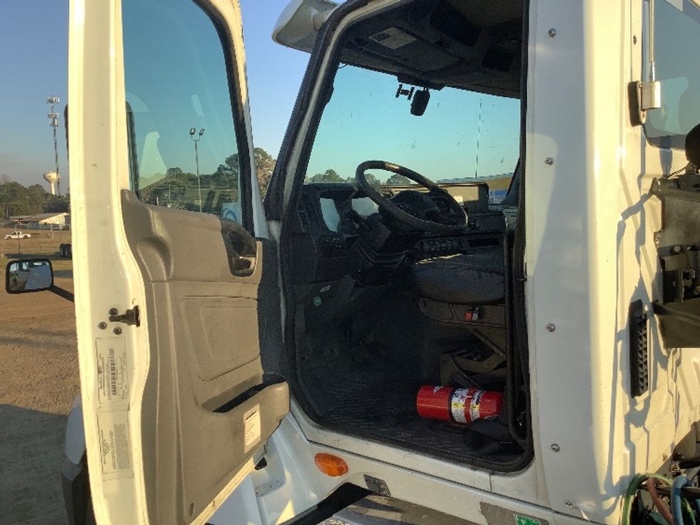 Day Cab Tractor-Heavy Duty Tractors-International-2019-LT625-Ocala-FL-595,292\n\t\tmiles-$ 19,000 - Image 9