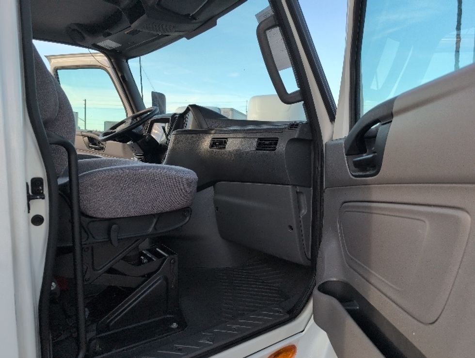 Day Cab Tractor-Heavy Duty Tractors-International-2019-LT625-Ocala-FL-96,662\n\t\tmiles-$ 16,250 - Image 12