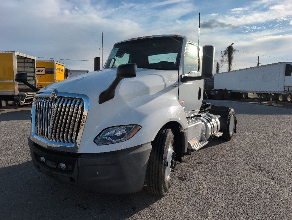 Day Cab Tractor-Heavy Duty Tractors-International-2019-LT625-Ocala-FL-96,662\n\t\tmiles-$ 16,250 - Image 3