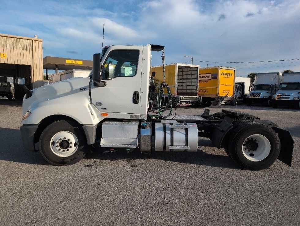 Day Cab Tractor-Heavy Duty Tractors-International-2019-LT625-Ocala-FL-96,662\n\t\tmiles-$ 16,250 - Image 4
