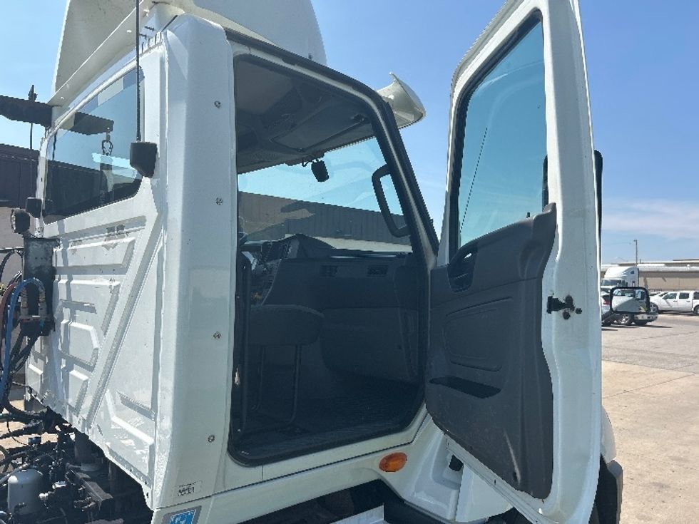 Day Cab Tractor-Heavy Duty Tractors-International-2019-LT625-Oklahoma City-OK-360,879\n\t\tmiles-$ 29,500 - Image 11