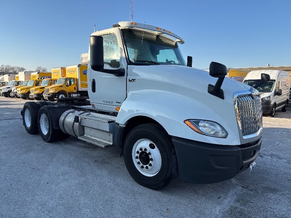 Day Cab Tractor-Heavy Duty Tractors-International-2019-LT625-Omaha-NE-199,159\n\t\tmiles-$ 39,000 - Image 1